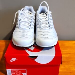 Nike Air Max Plus Shoes Train 12 FN7813-001 New with box.